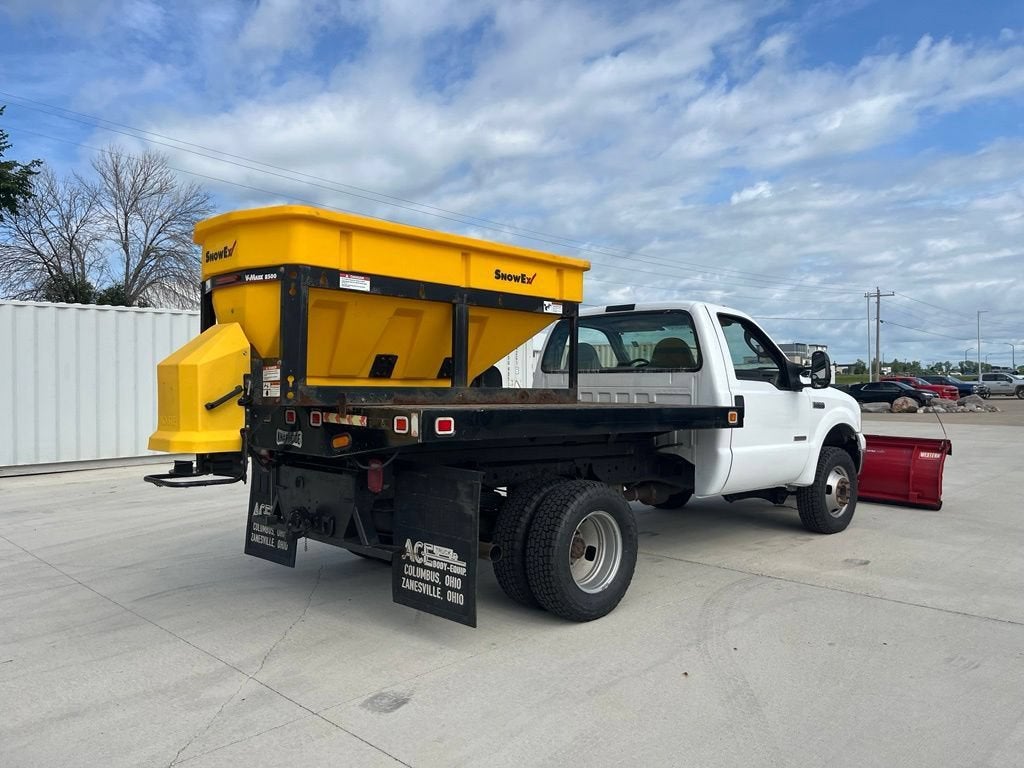 2006 Ford Super Duty F-350 DRW XL