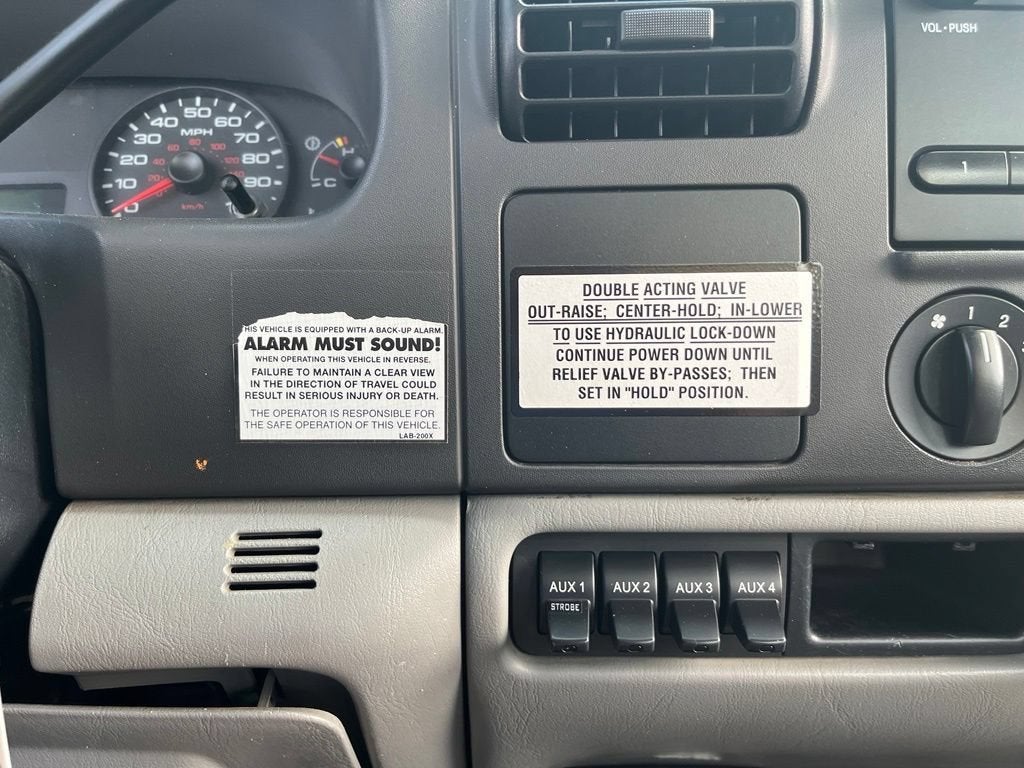 2006 Ford Super Duty F-350 DRW XL