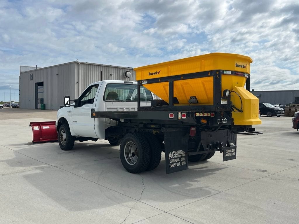 2006 Ford Super Duty F-350 DRW XL