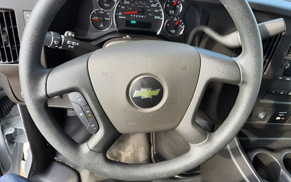 2023 Chevrolet Express Passenger 3500 1LS