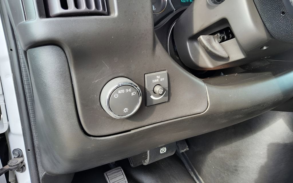 2023 Chevrolet Express Passenger 3500 1LS