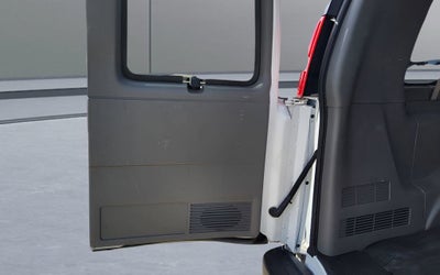 2023 Chevrolet Express Passenger 3500 1LS