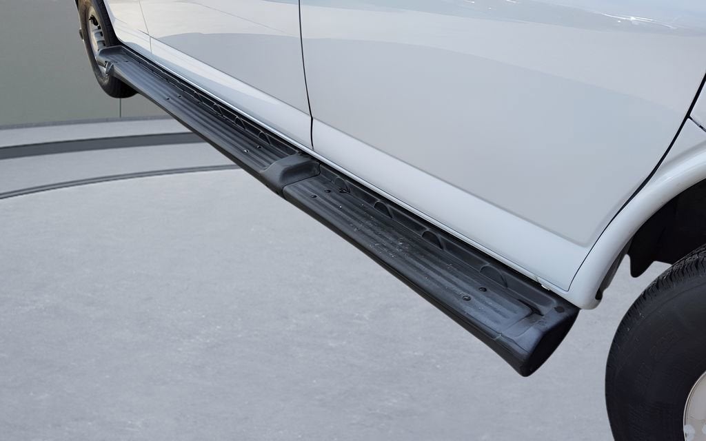 2023 Chevrolet Express Passenger 3500 1LS