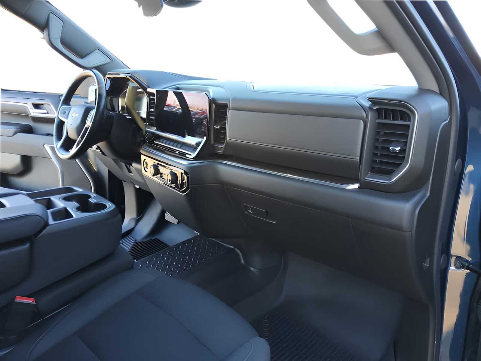 2022 Chevrolet Silverado 1500 LT (2FL)