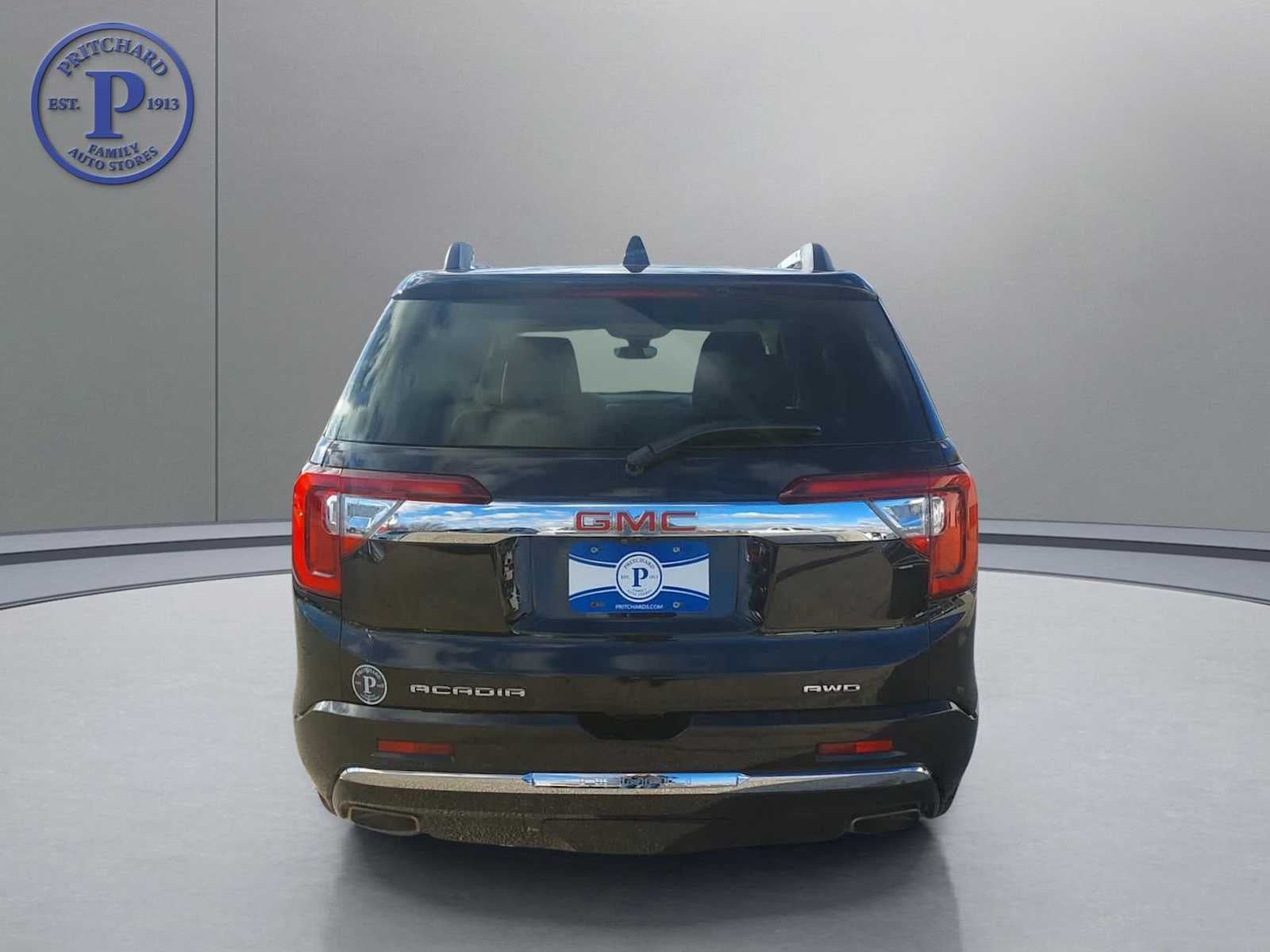 2023 GMC Acadia Denali