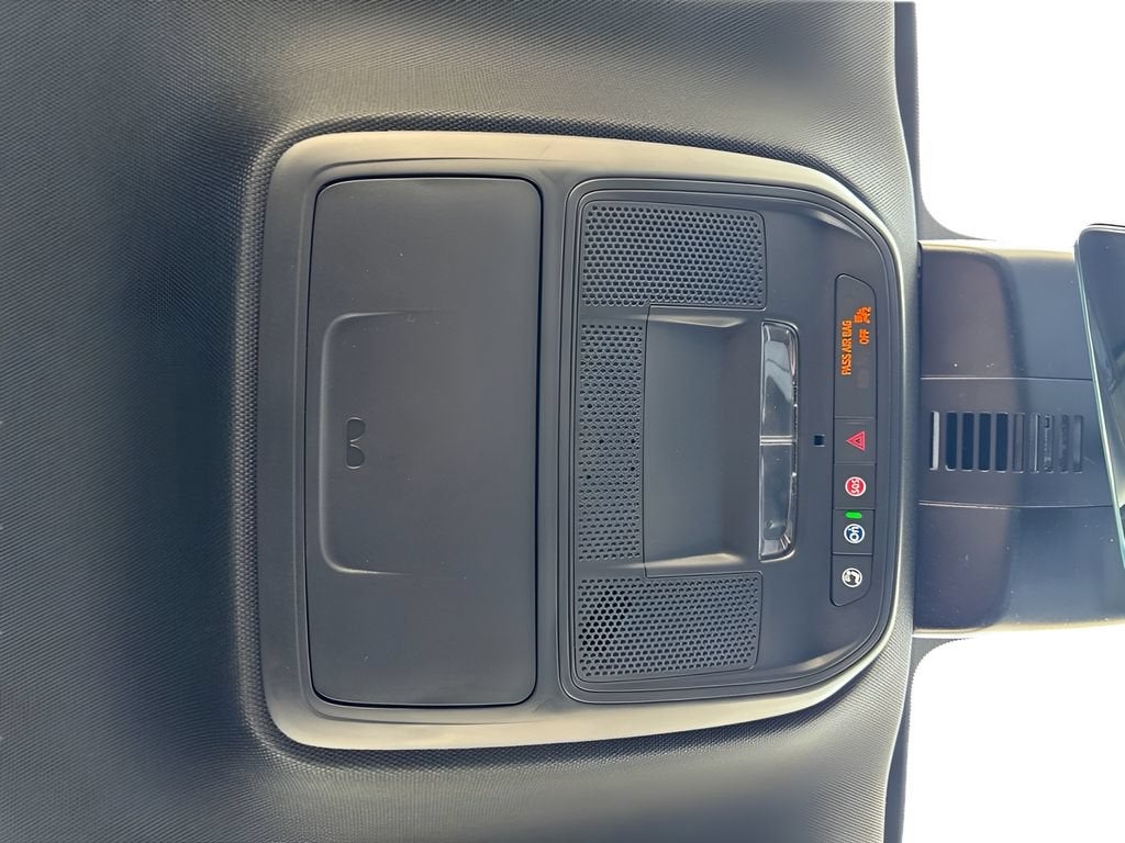 2026 Chevrolet Traverse LT - Photo 21