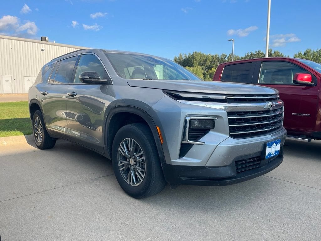 2024 Chevrolet Traverse LT