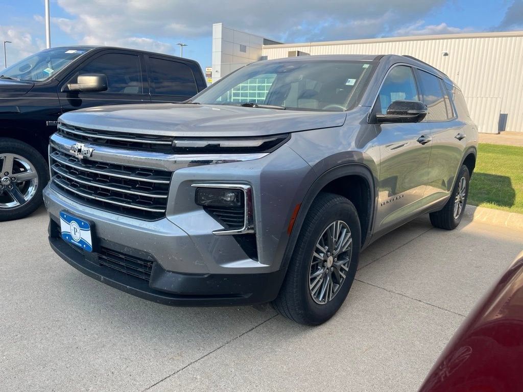 2024 Chevrolet Traverse LT
