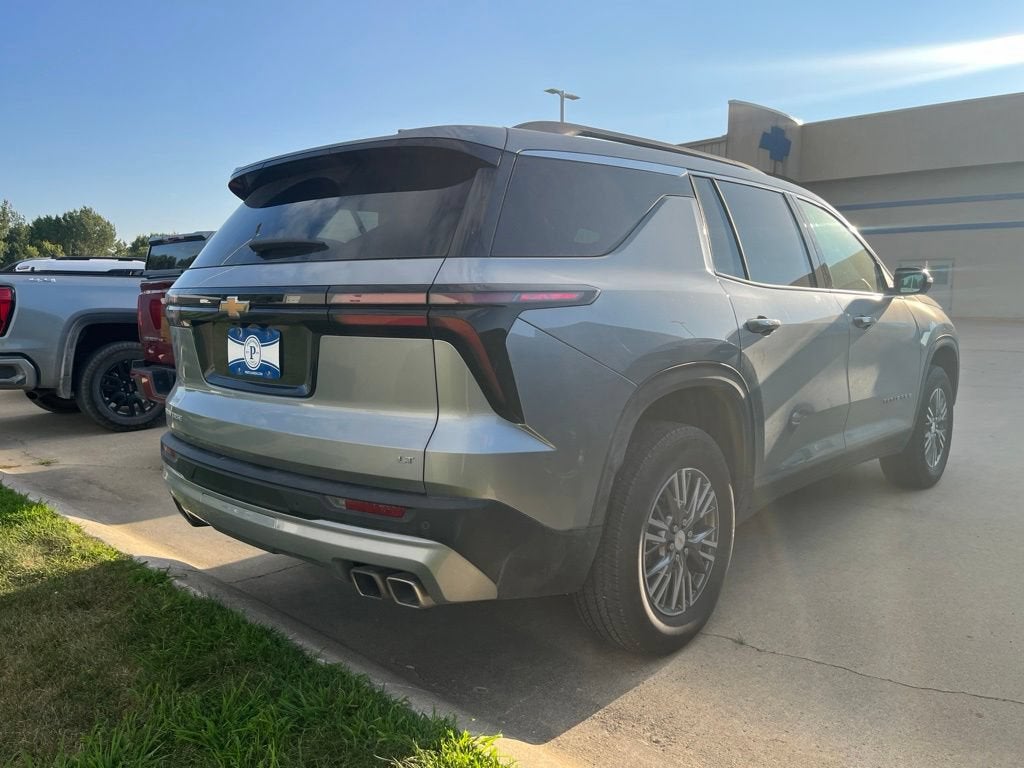 2024 Chevrolet Traverse LT
