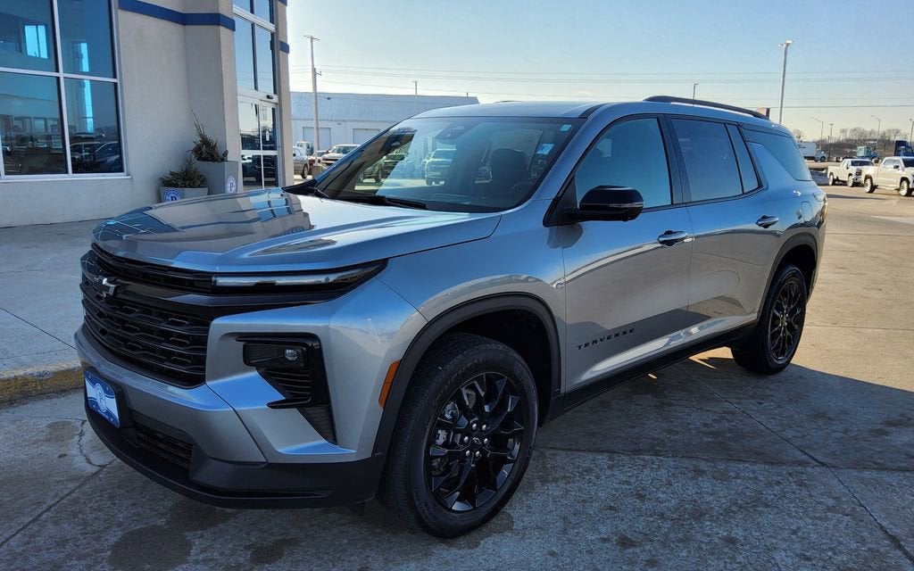 2024 Chevrolet Traverse LT