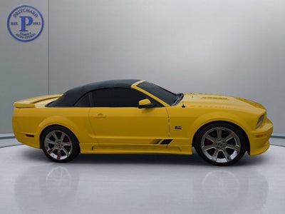 2005 Ford Mustang GT Deluxe