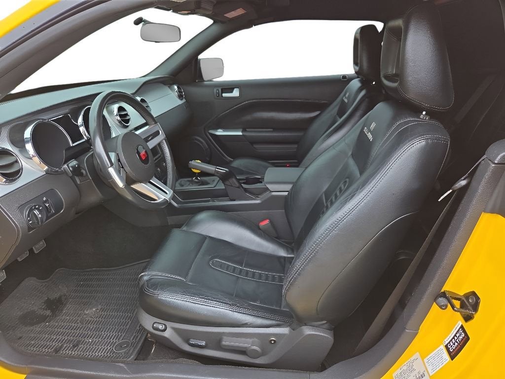 2005 Ford Mustang GT Deluxe