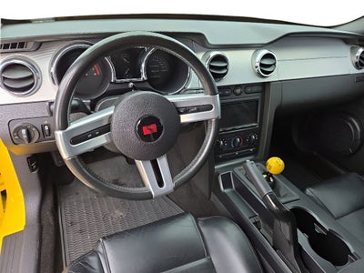 2005 Ford Mustang GT Deluxe