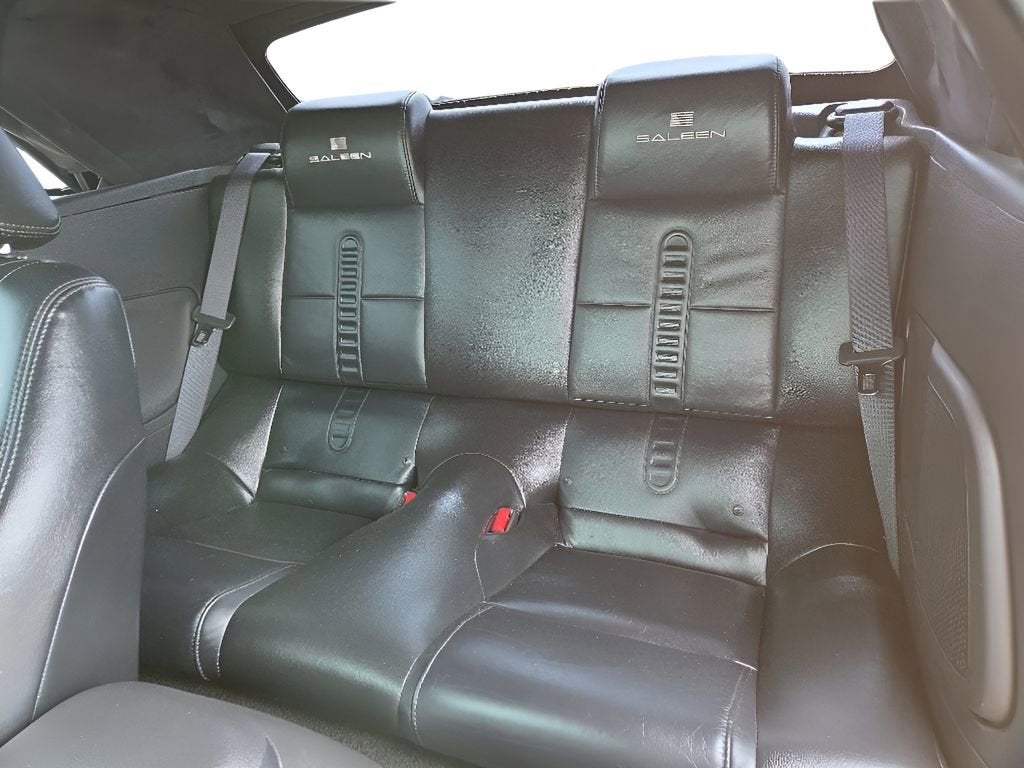 2005 Ford Mustang GT Deluxe