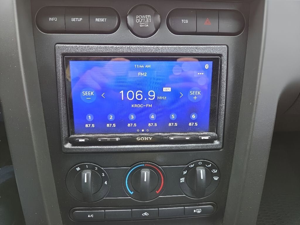 2005 Ford Mustang GT Deluxe