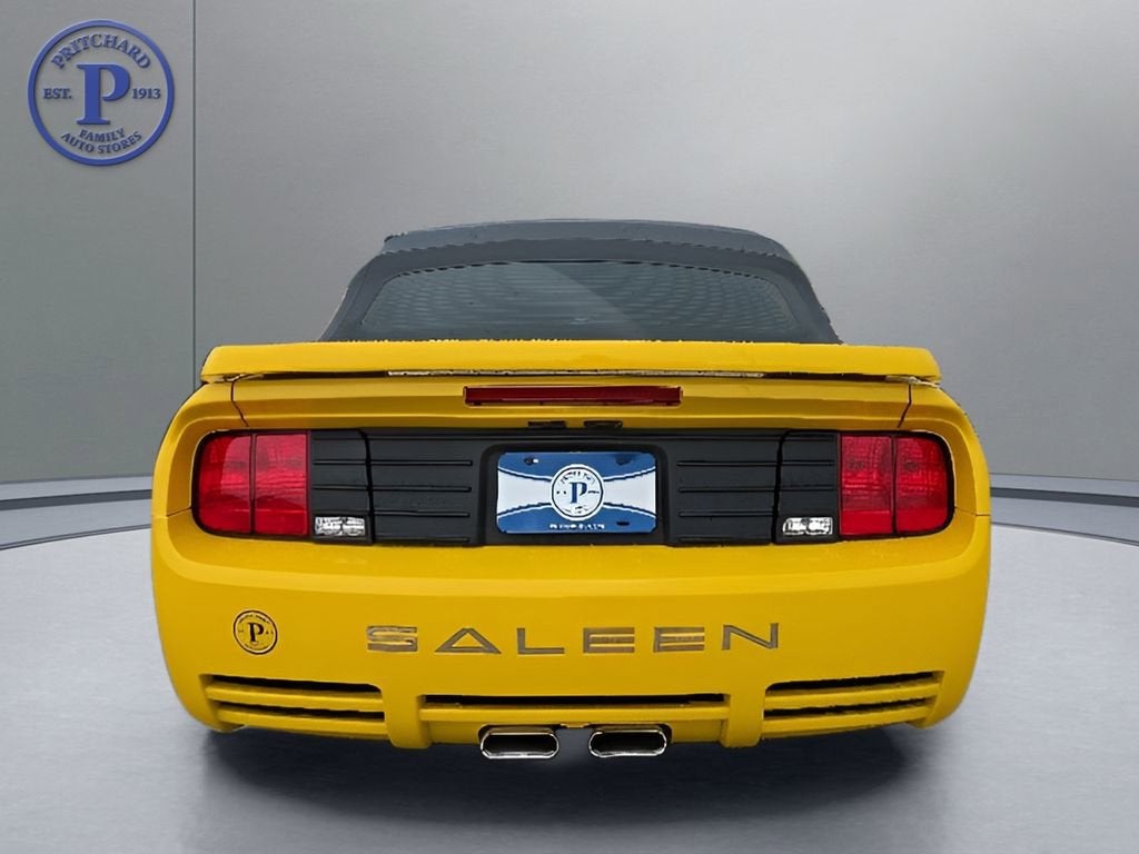 2005 Ford Mustang GT Deluxe