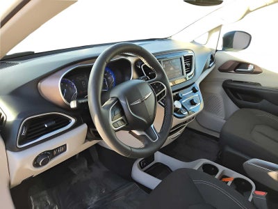 2024 Chrysler Voyager LX