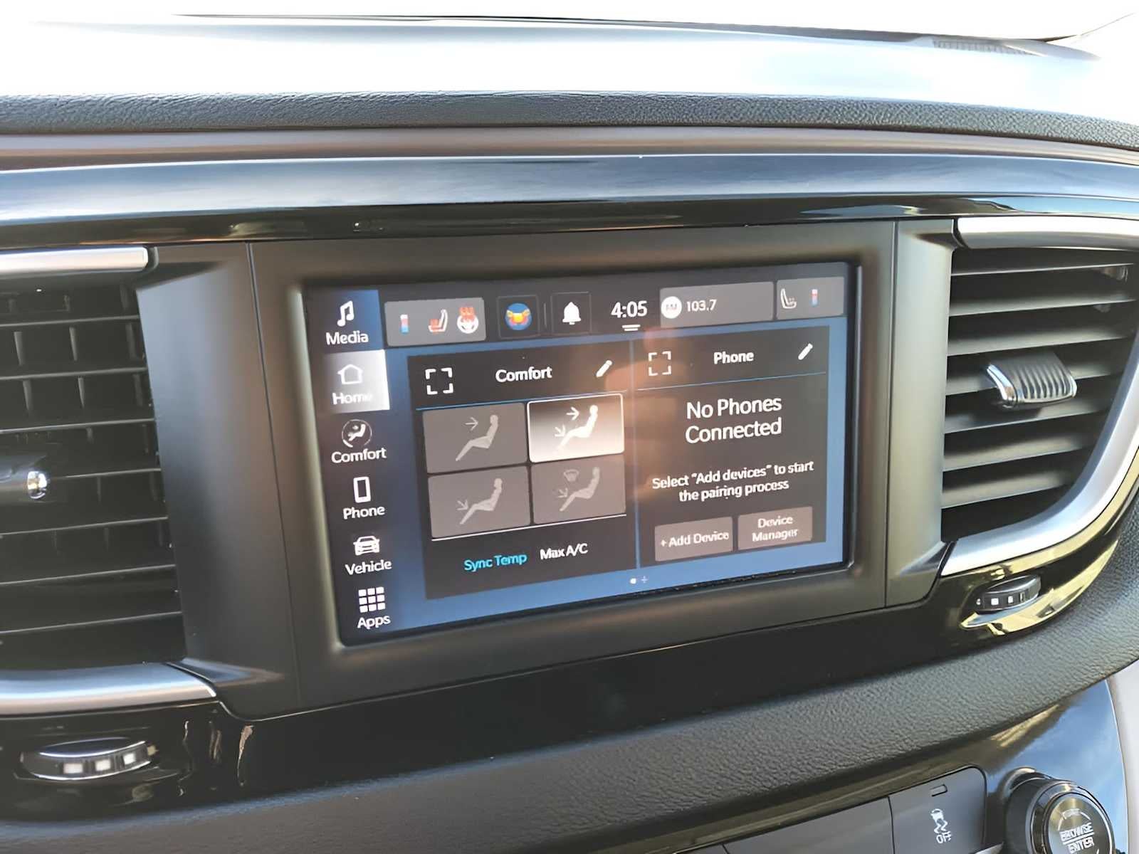 2024 Chrysler Voyager LX