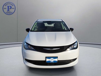 2024 Chrysler Voyager LX