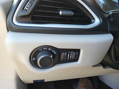 2024 Chrysler Voyager LX