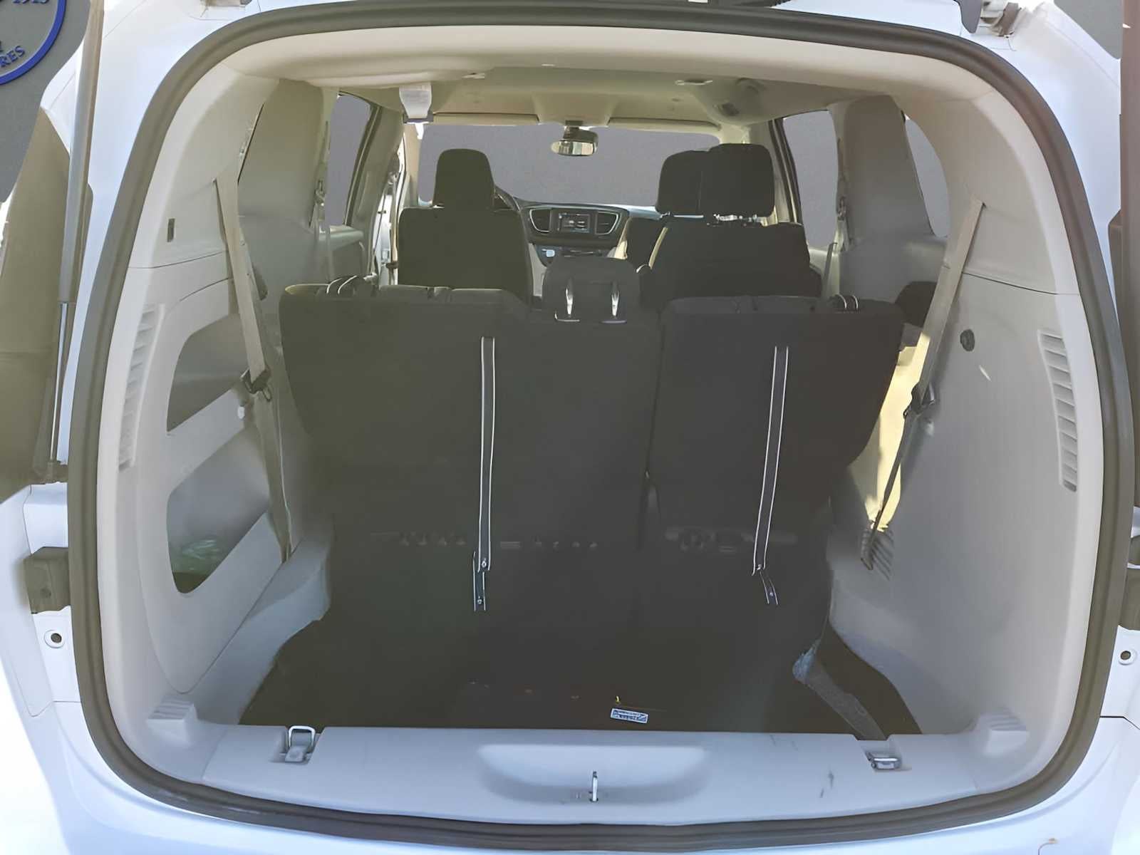 2024 Chrysler Voyager LX