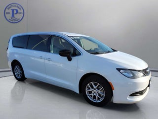 2024 Chrysler Voyager LX