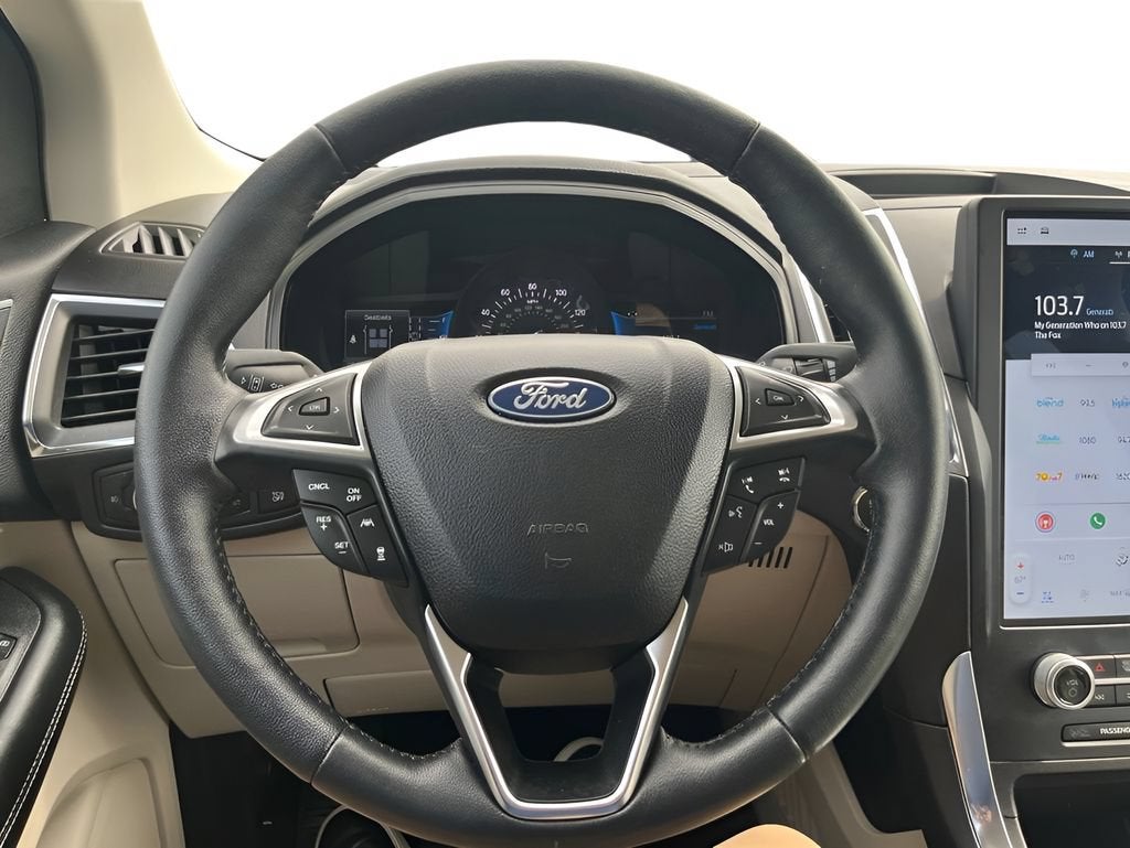 2023 Ford Edge Titanium