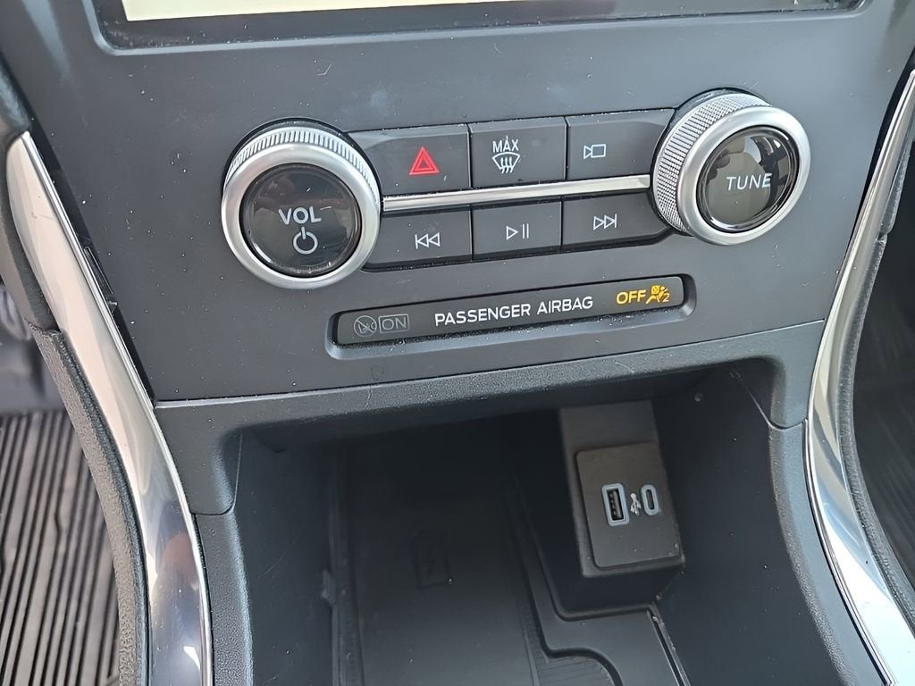 2022 Ford Edge Titanium