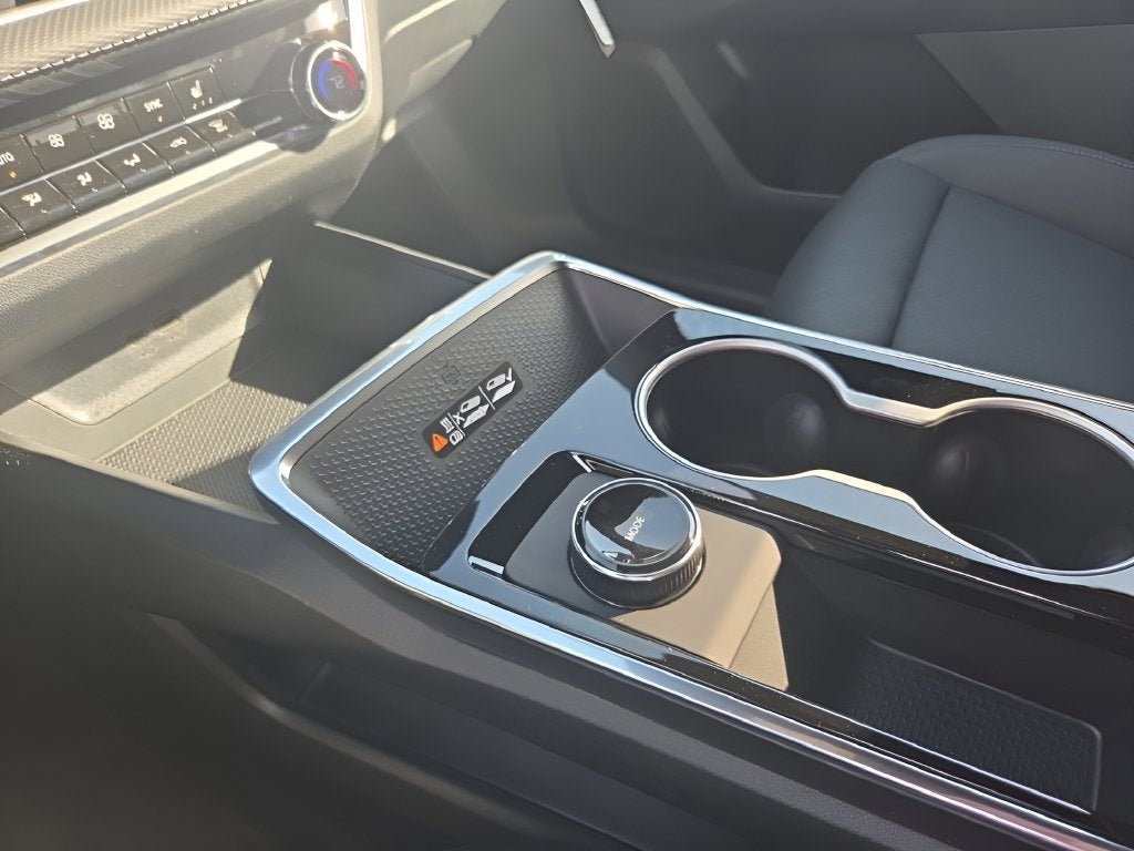 2027 Chevrolet Equinox LT - Photo 14