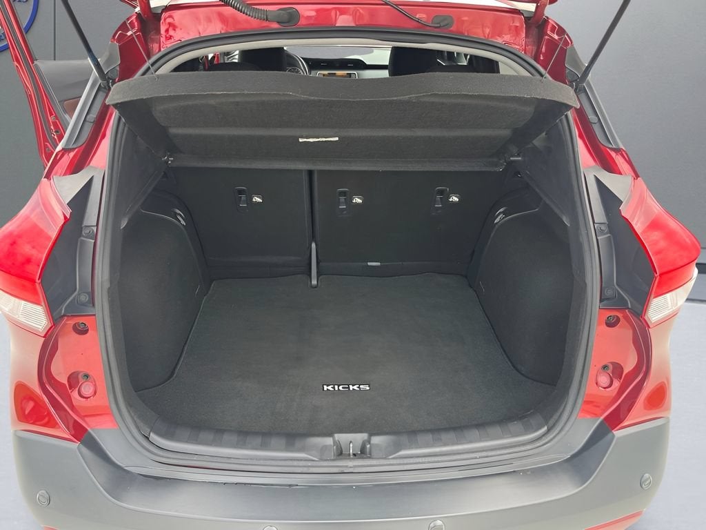 2020 Nissan Kicks SR