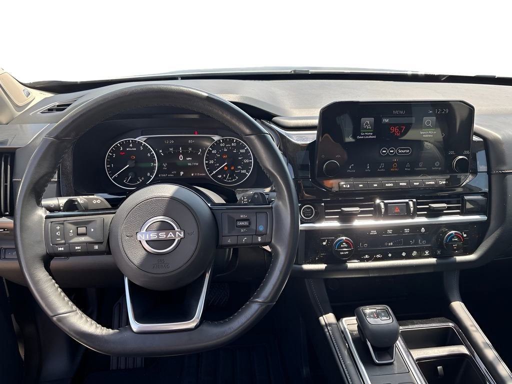2023 Nissan Pathfinder SL