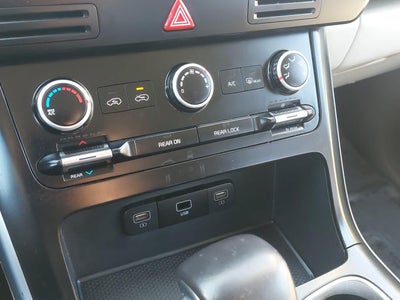 2024 Kia Carnival LX