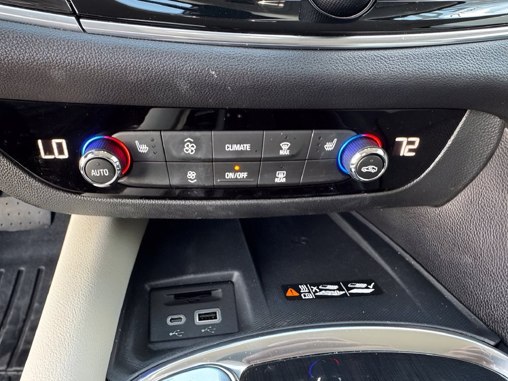 2023 Buick Enclave Essence